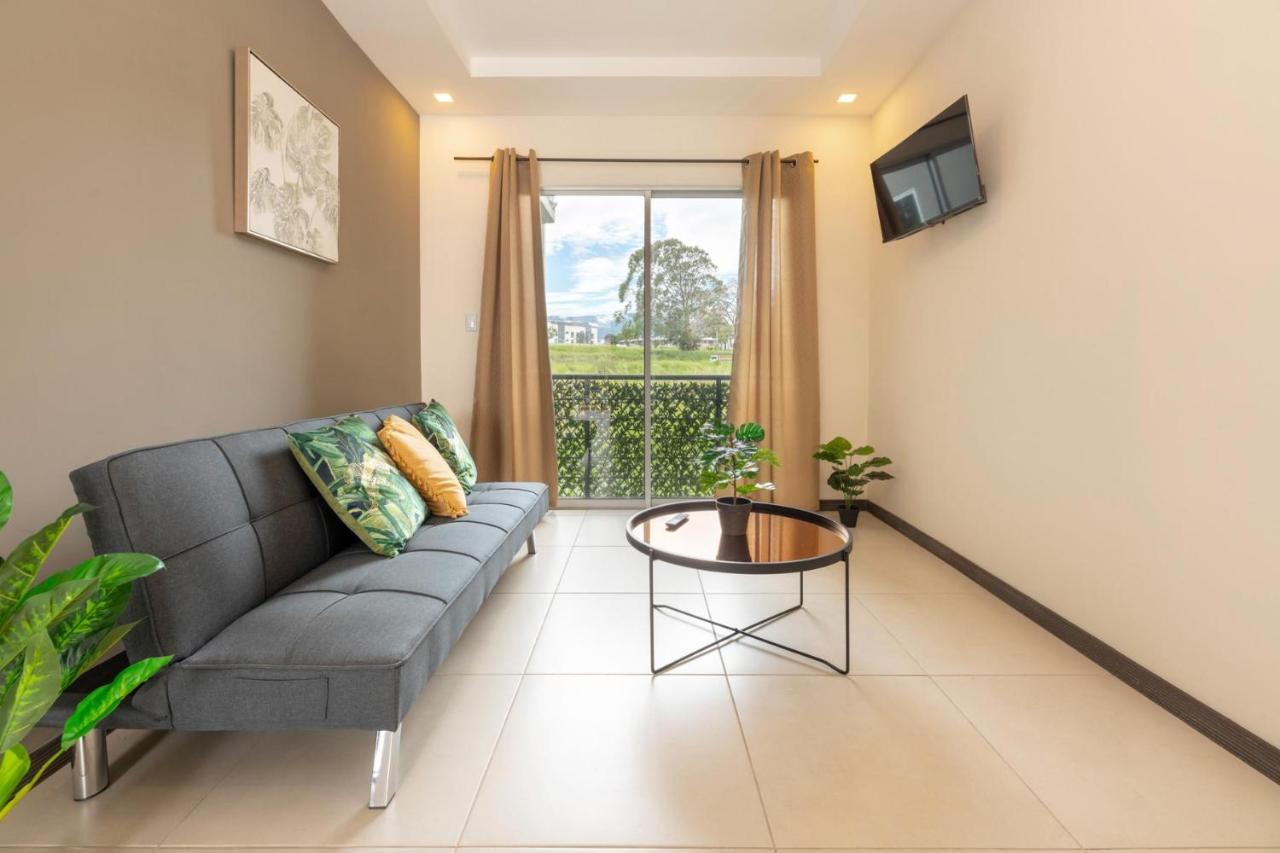 Boulevard Park Apto #27 - 2Bdrm - Selena Segura Ередия Екстериор снимка