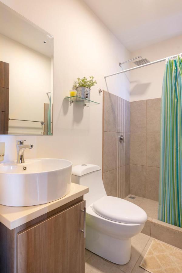 Boulevard Park Apto #27 - 2Bdrm - Selena Segura Ередия Екстериор снимка